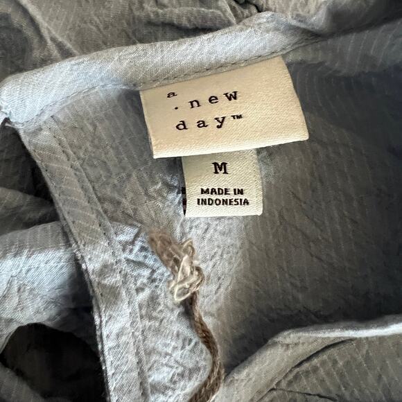 A New Day Women's Light Blue Striped Bubble Hem Top - Size Medium - NWT - Picture 2 of 8